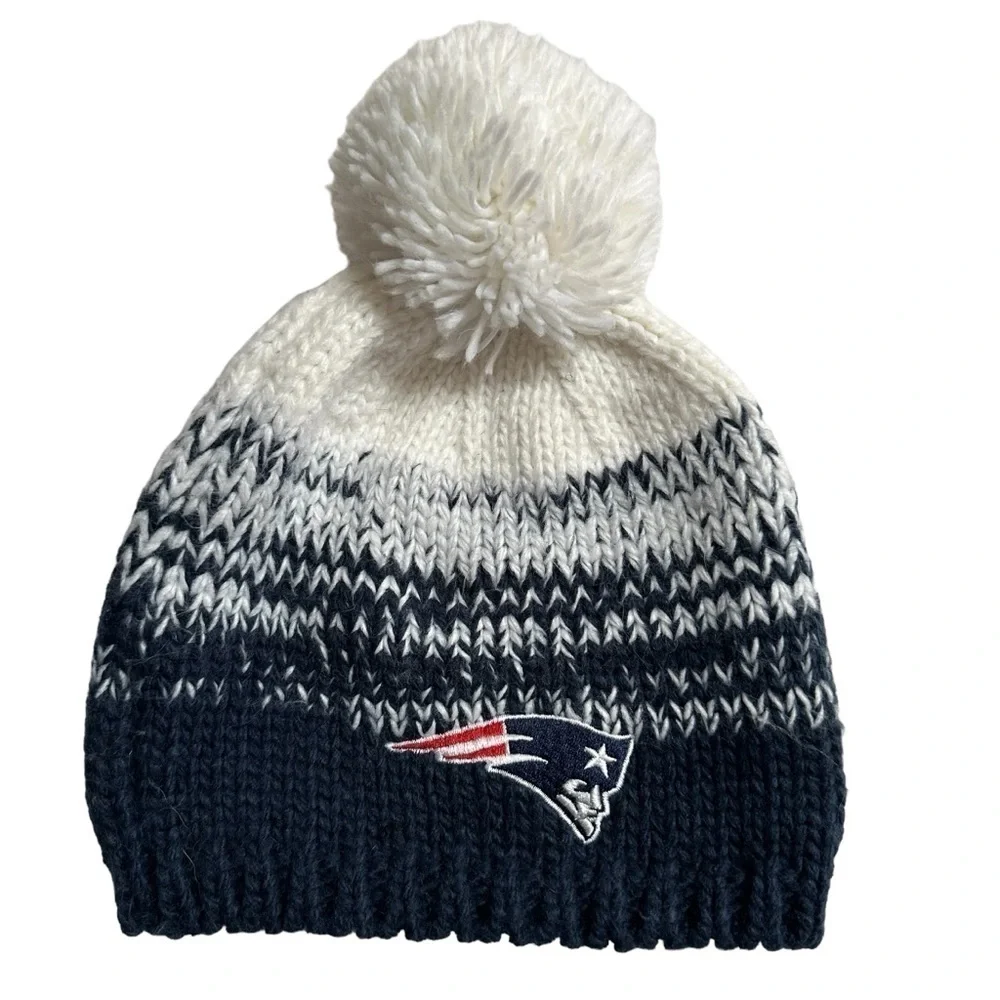 New England Patriots NFL New Era Winter Hat with Pom, Ladies